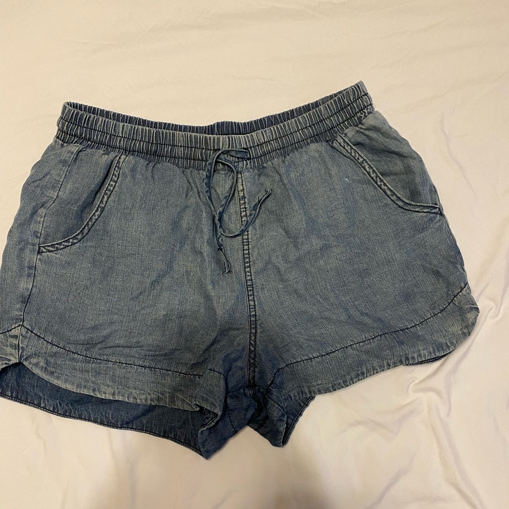 Comfortable Jean/Linen shorts with drawstring tie